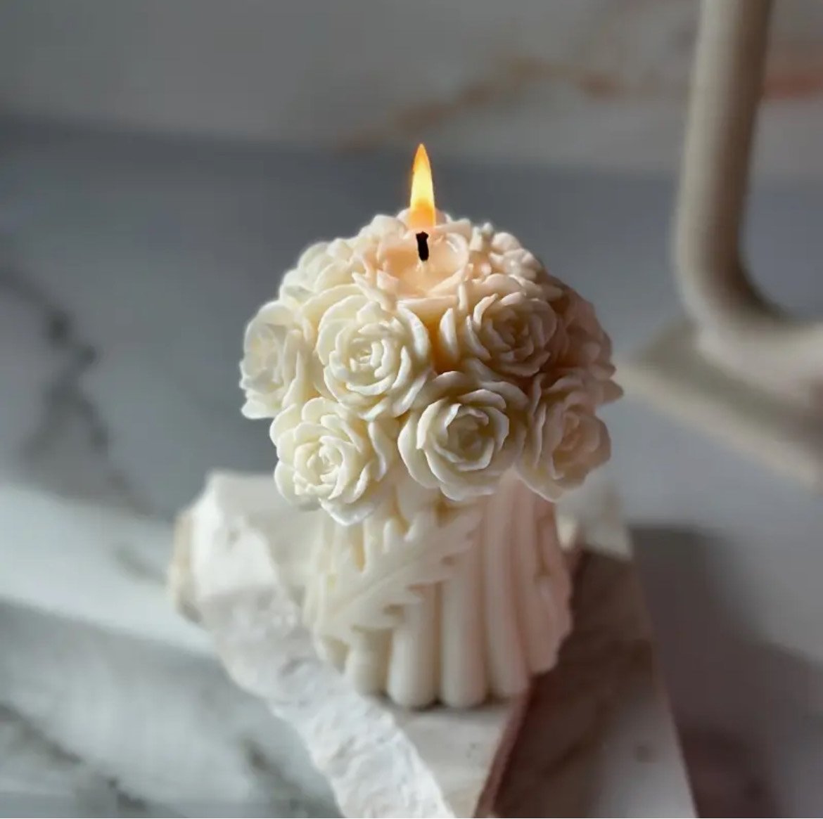 Rose Bouquet Candle - Image 3